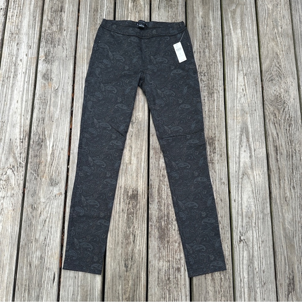 Anthropologie Sanctuary Pull on Paisley Leggings BNWT
